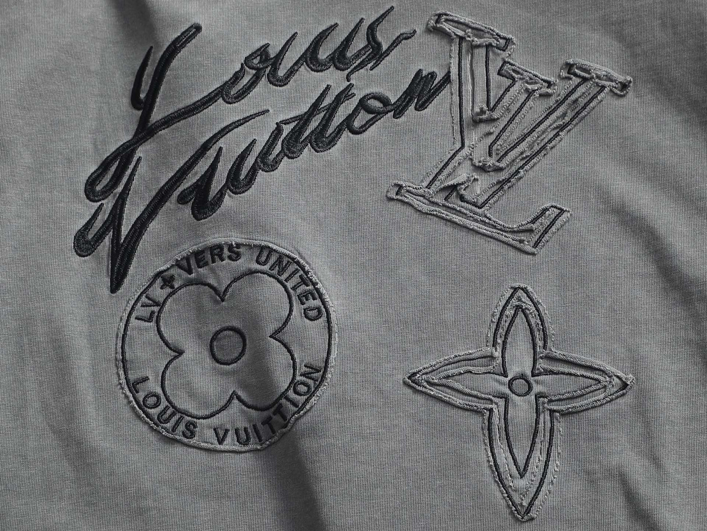 260415 New high-quality, high-grade embroidered and distressed T-shirt