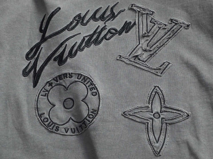 260415 New high-quality, high-grade embroidered and distressed T-shirt