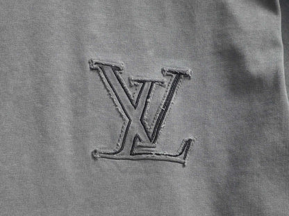 260415 New high-quality, high-grade embroidered and distressed T-shirt