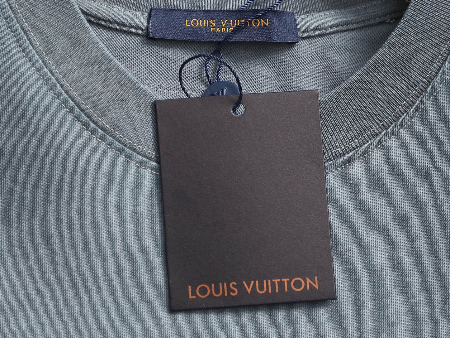 260415 New high-quality, high-grade embroidered and distressed T-shirt