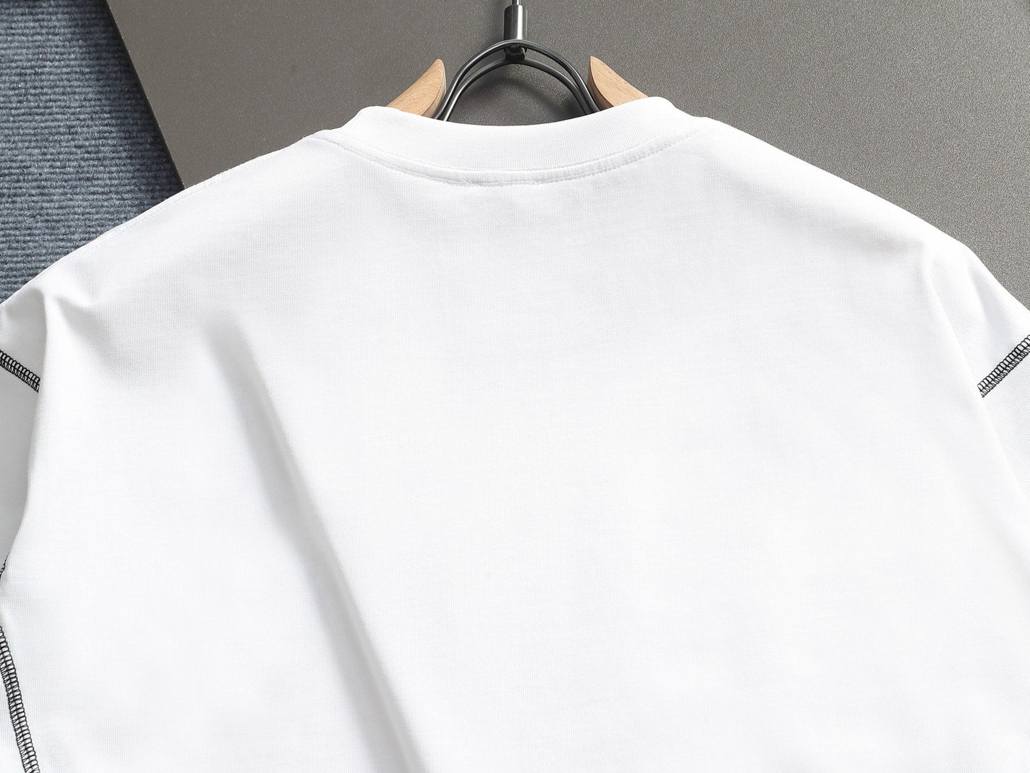 260415 New high-quality, minimalist design T-shirt