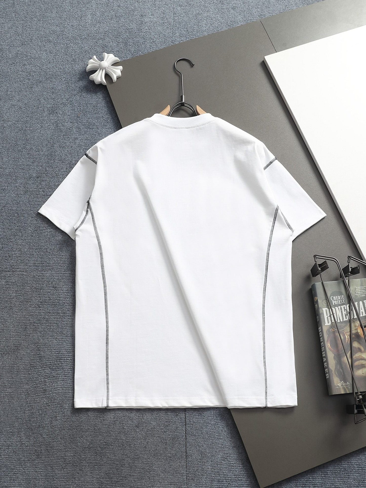 260415 New high-quality, minimalist design T-shirt