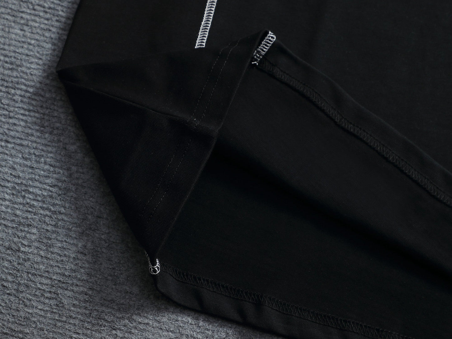 260415 New high-quality, minimalist design T-shirt