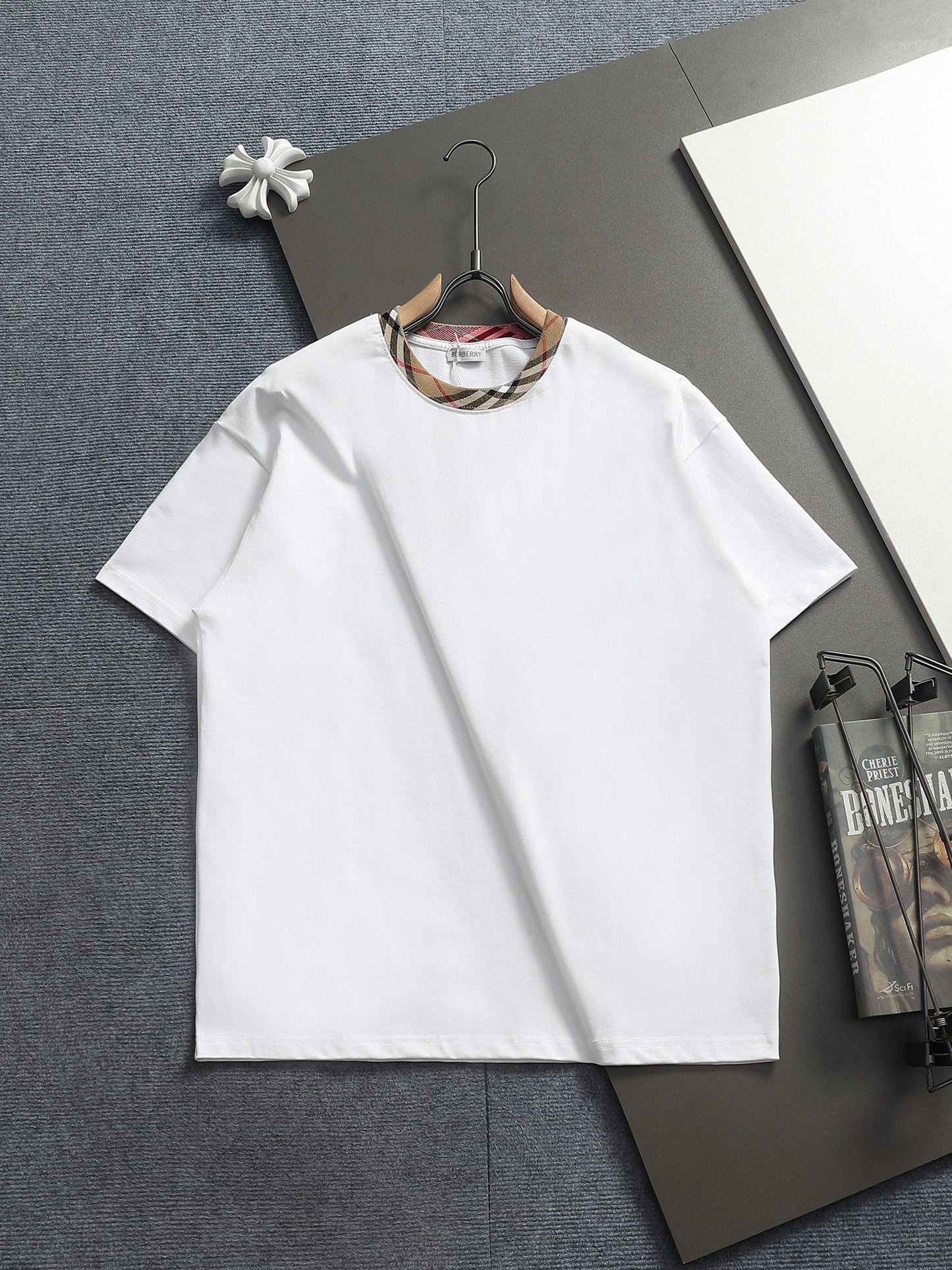 260415 New high-quality striped-neck simple T-shirt