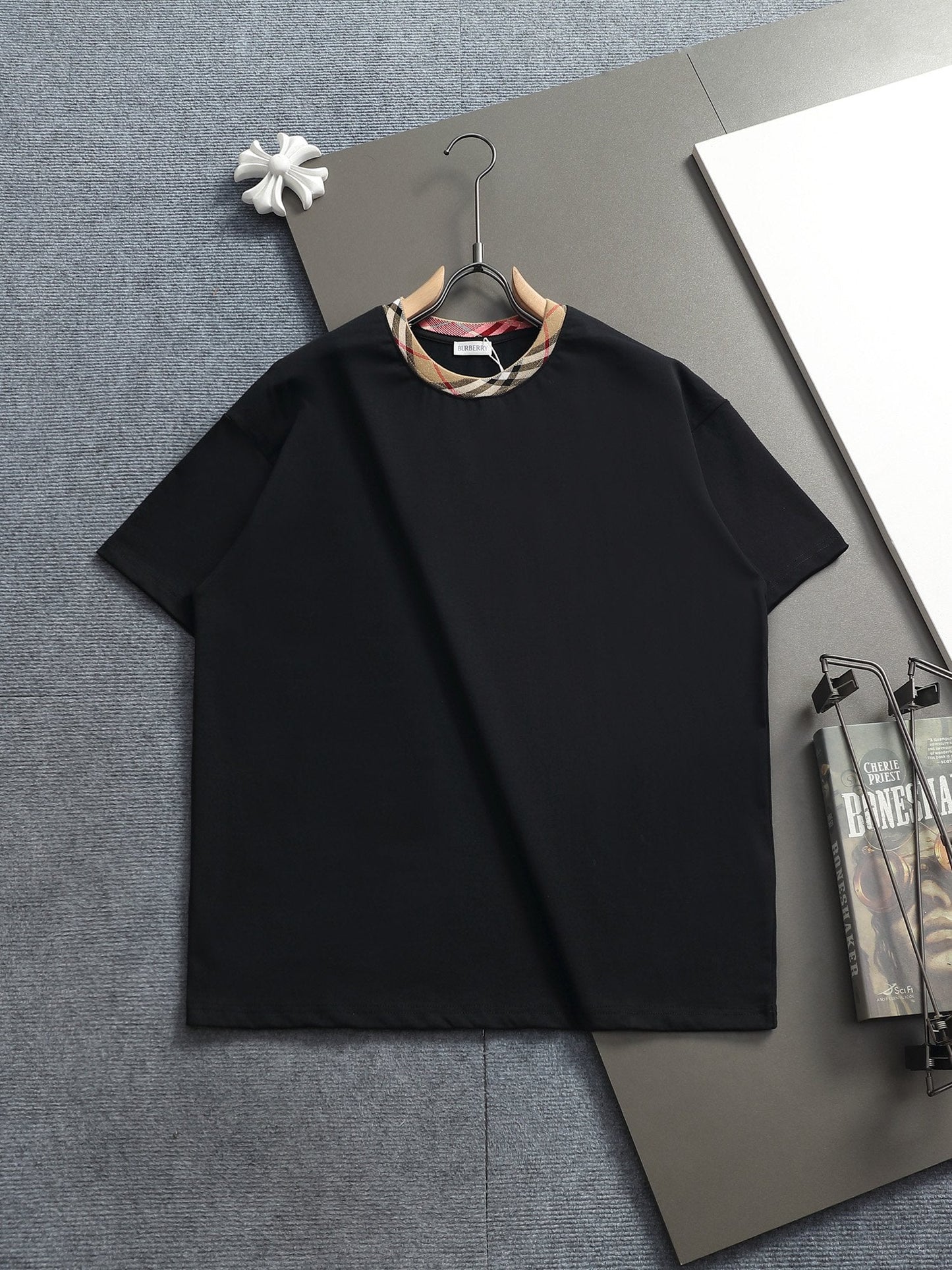 260415 New high-quality striped-neck simple T-shirt