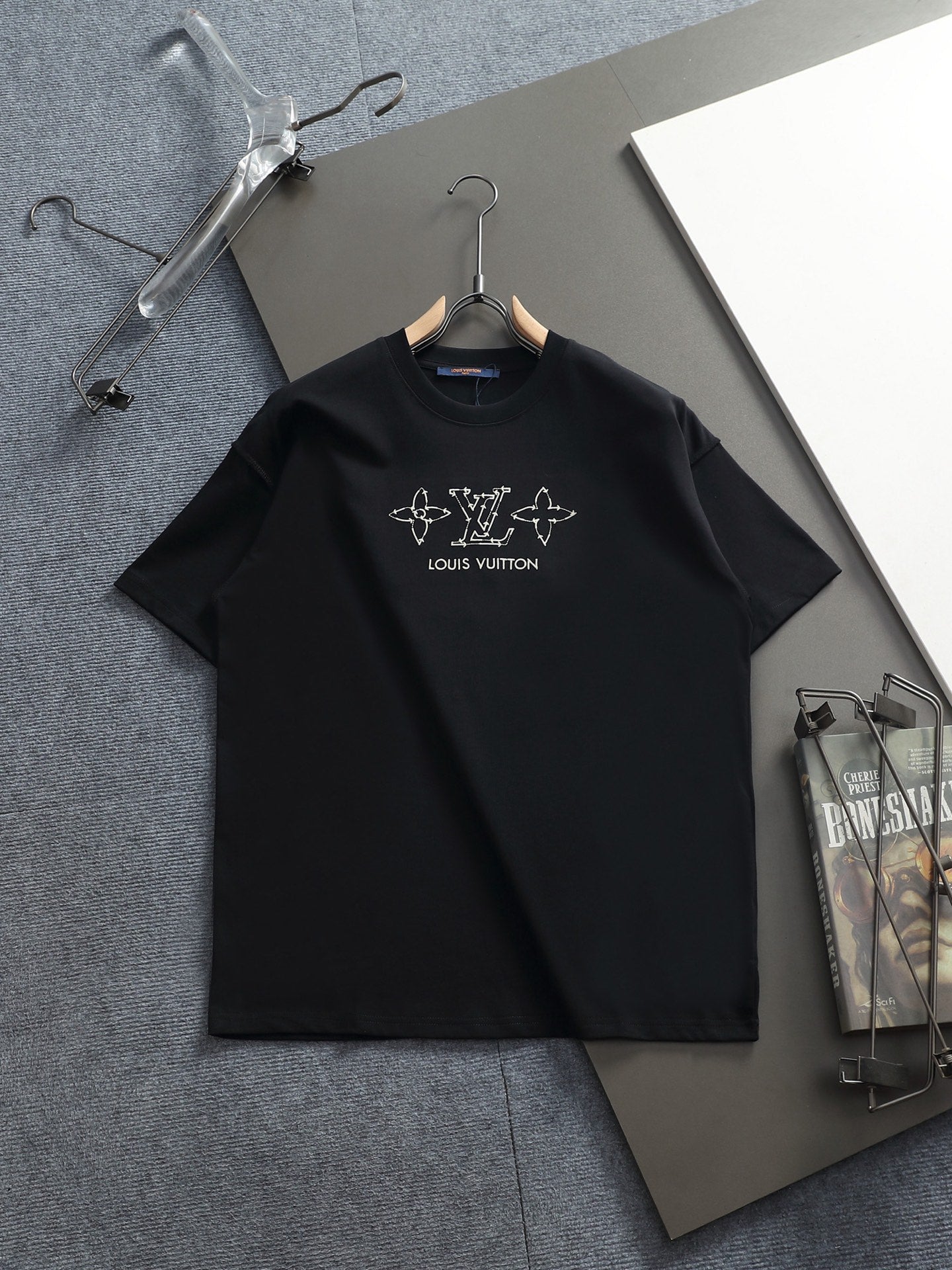 260415 New high-quality simple embroidery design T-shirt
