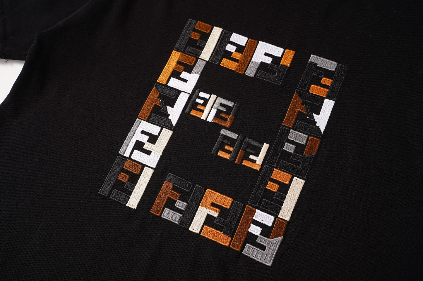 260421 New high-quality multi-color double-F patchwork embroidered T-shirt