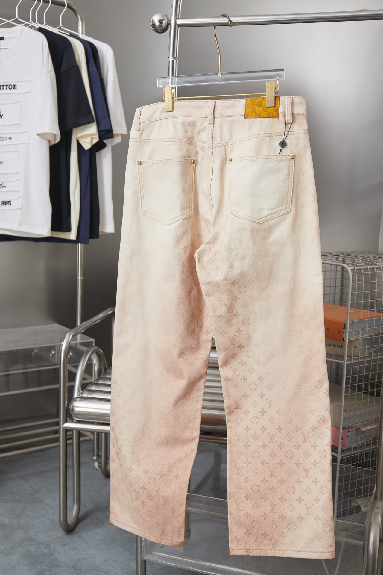 260421 New high-quality denim skate pants with full-print and gradient patterns