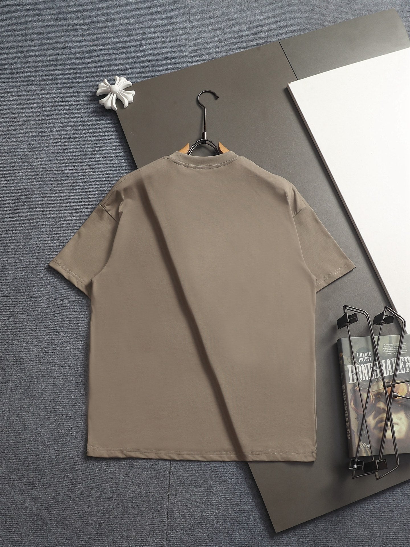 260421 New high-quality classic logo embroidered T-shirt