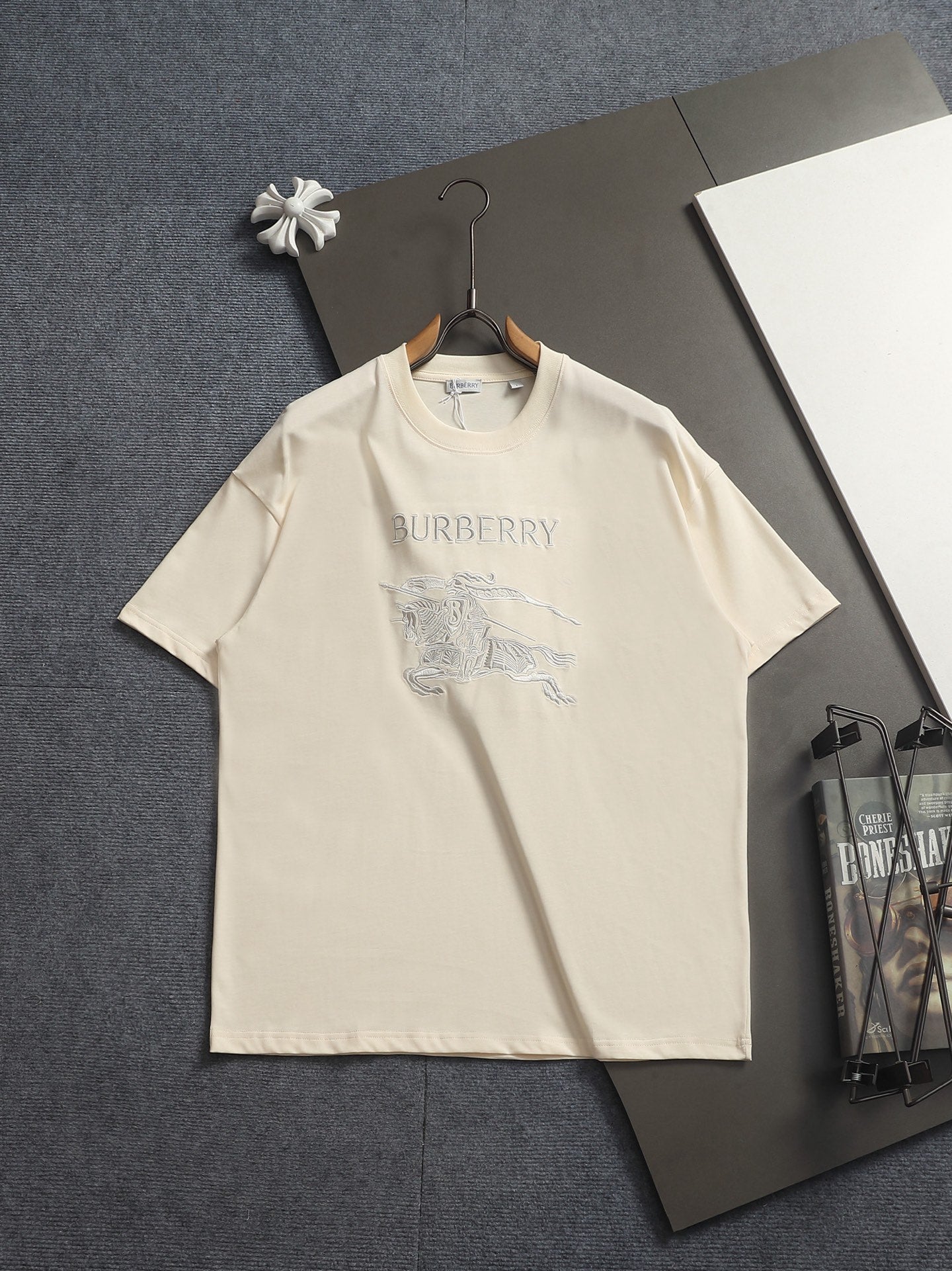 260421 New high-quality classic logo embroidered T-shirt