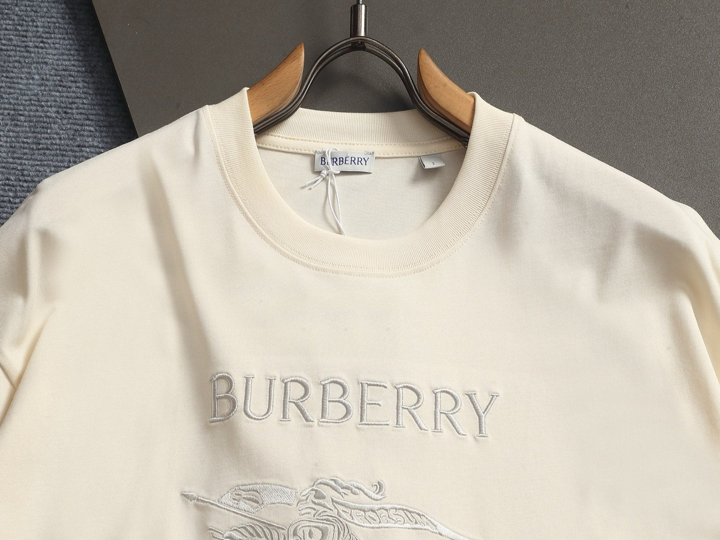 260421 New high-quality classic logo embroidered T-shirt