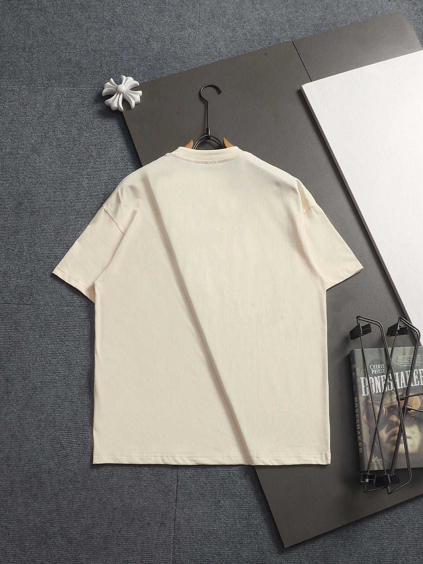 260421 New high-quality classic logo embroidered T-shirt