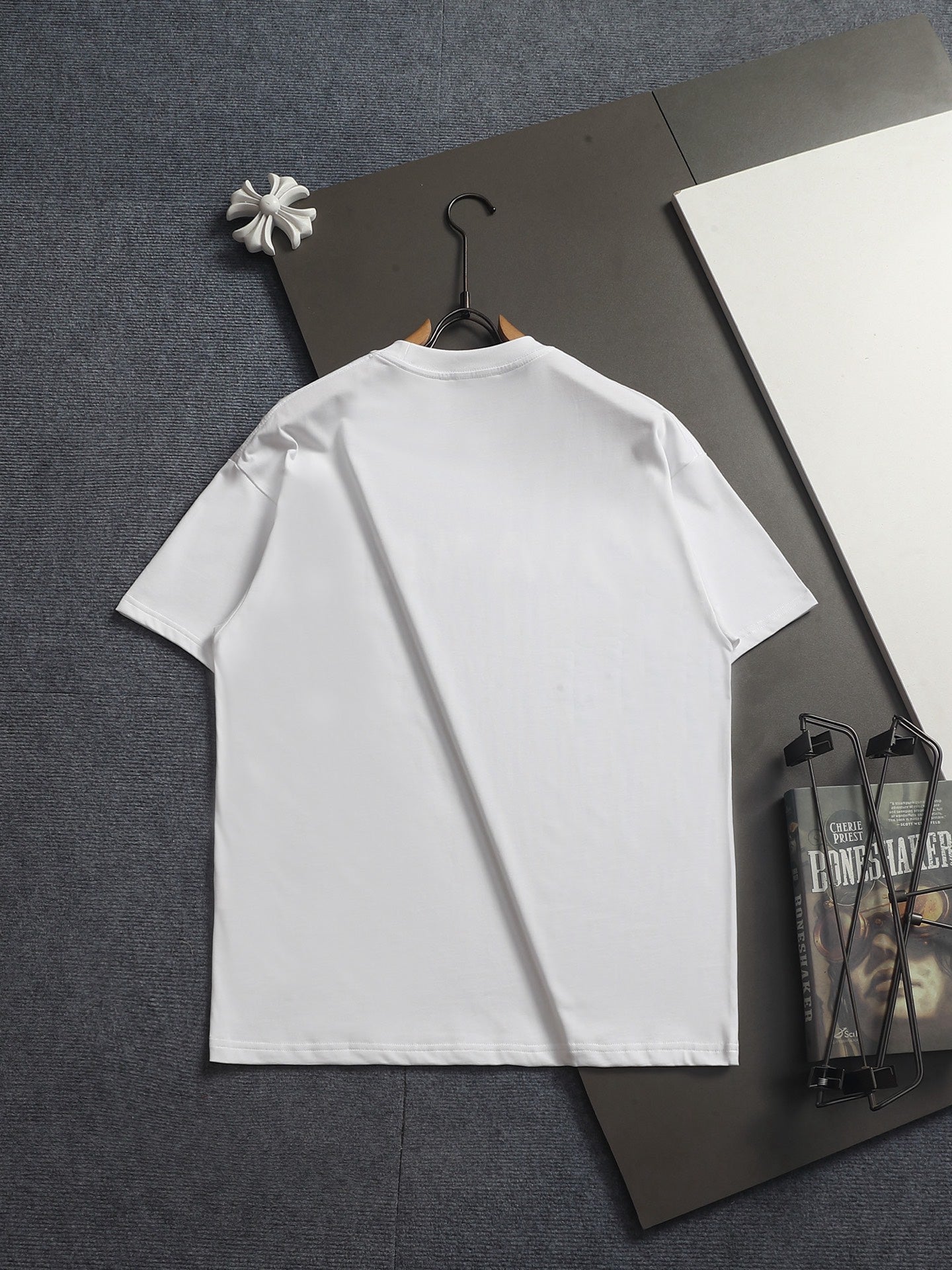 260421 New high-quality, minimalist and retro-printed T-shirt