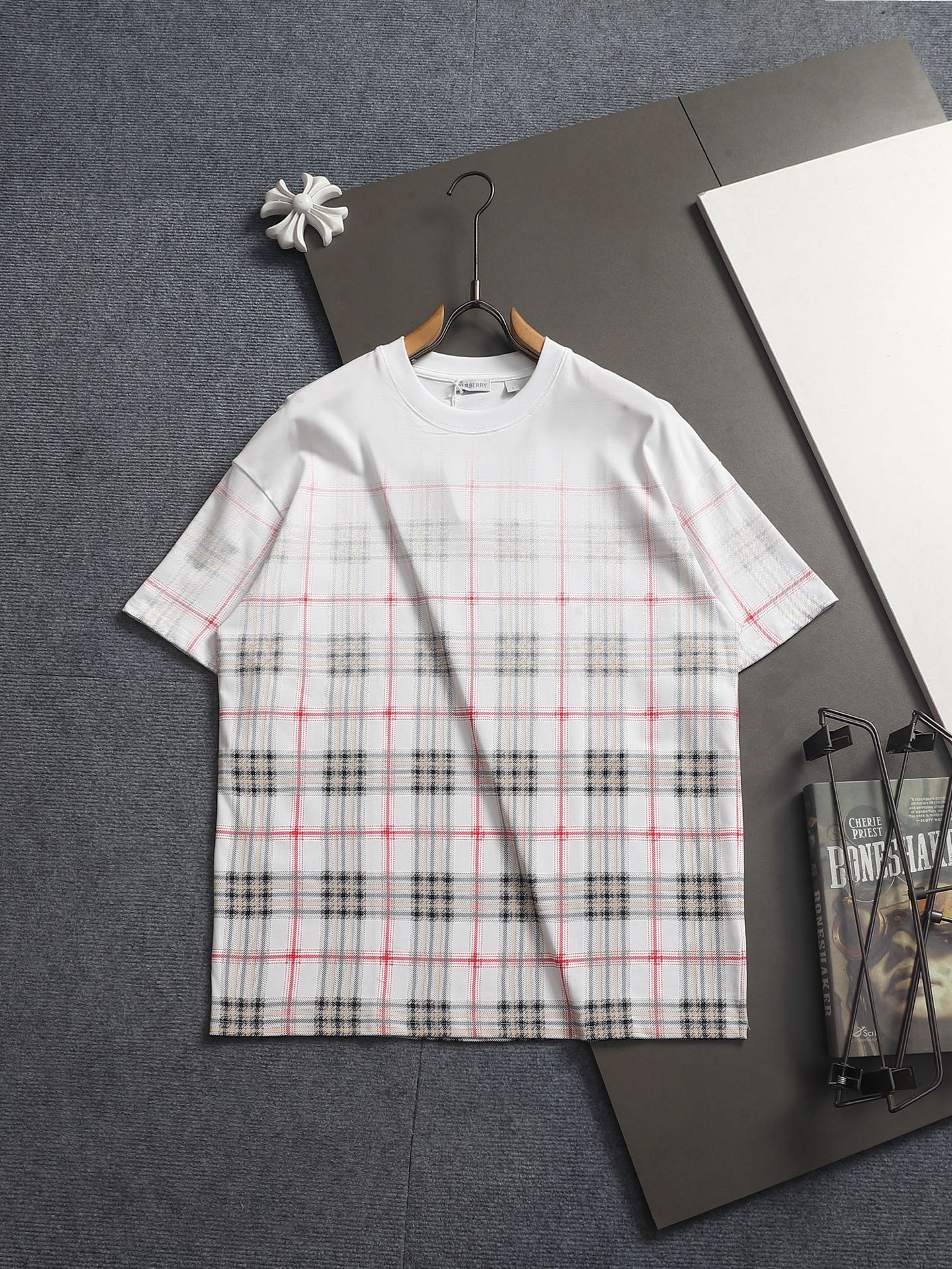260421 New high-quality checked three-dimensional gradient printed T-shirt