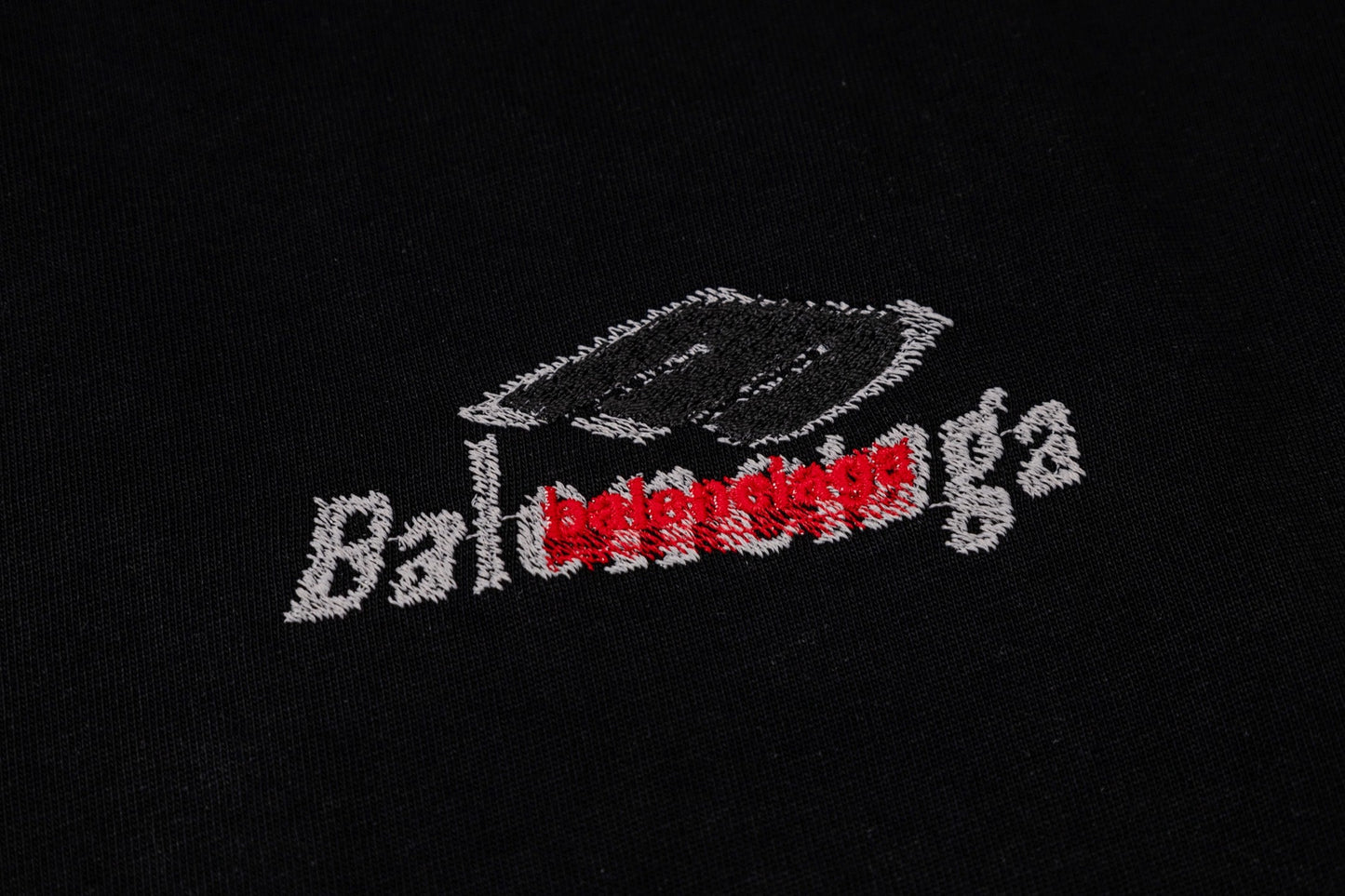 260428 New high-quality double-process embroidered T-shirt with fabric applique design