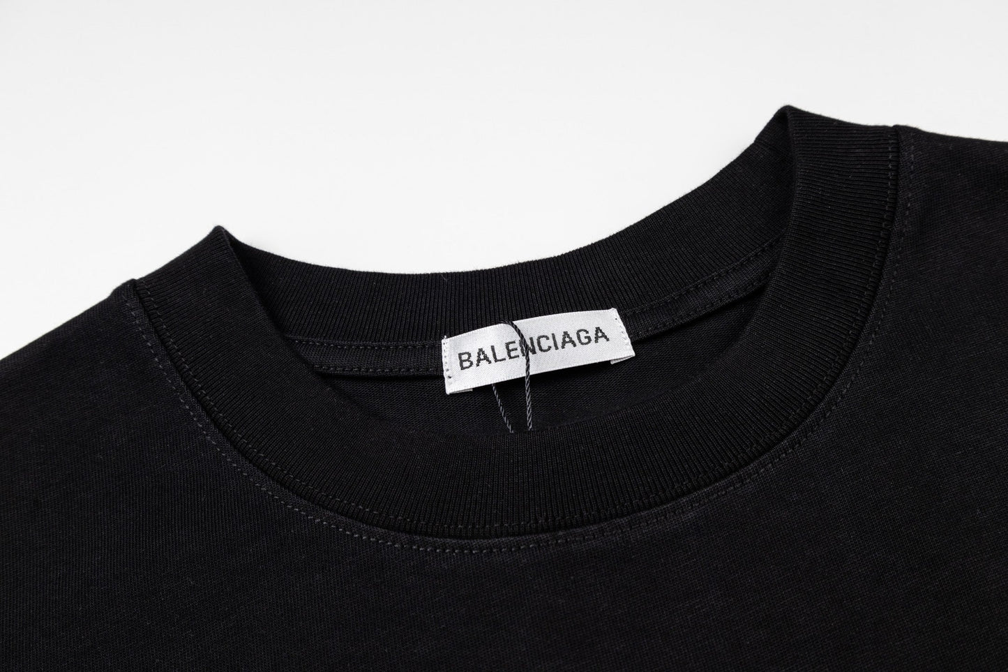 260428 New high-quality double-process embroidered T-shirt with fabric applique design