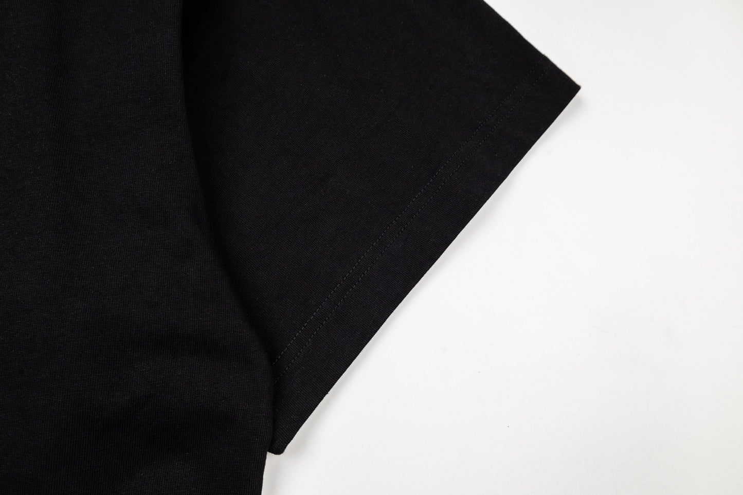 260428 New high-quality double-process embroidered T-shirt with fabric applique design