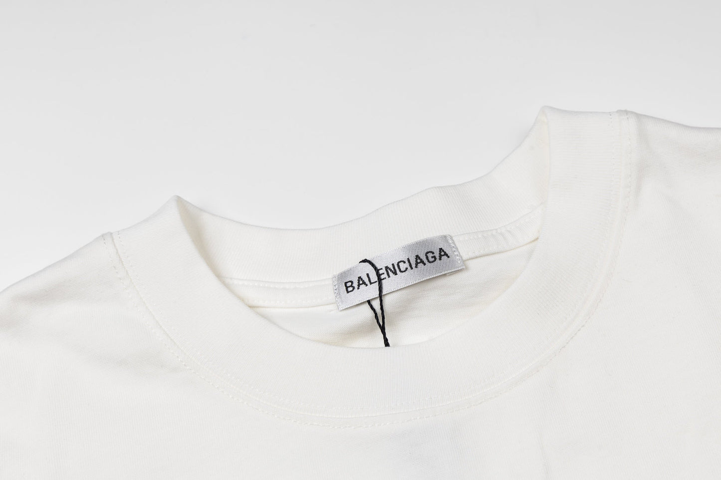 260428 New high-quality double-process embroidered T-shirt with fabric applique design