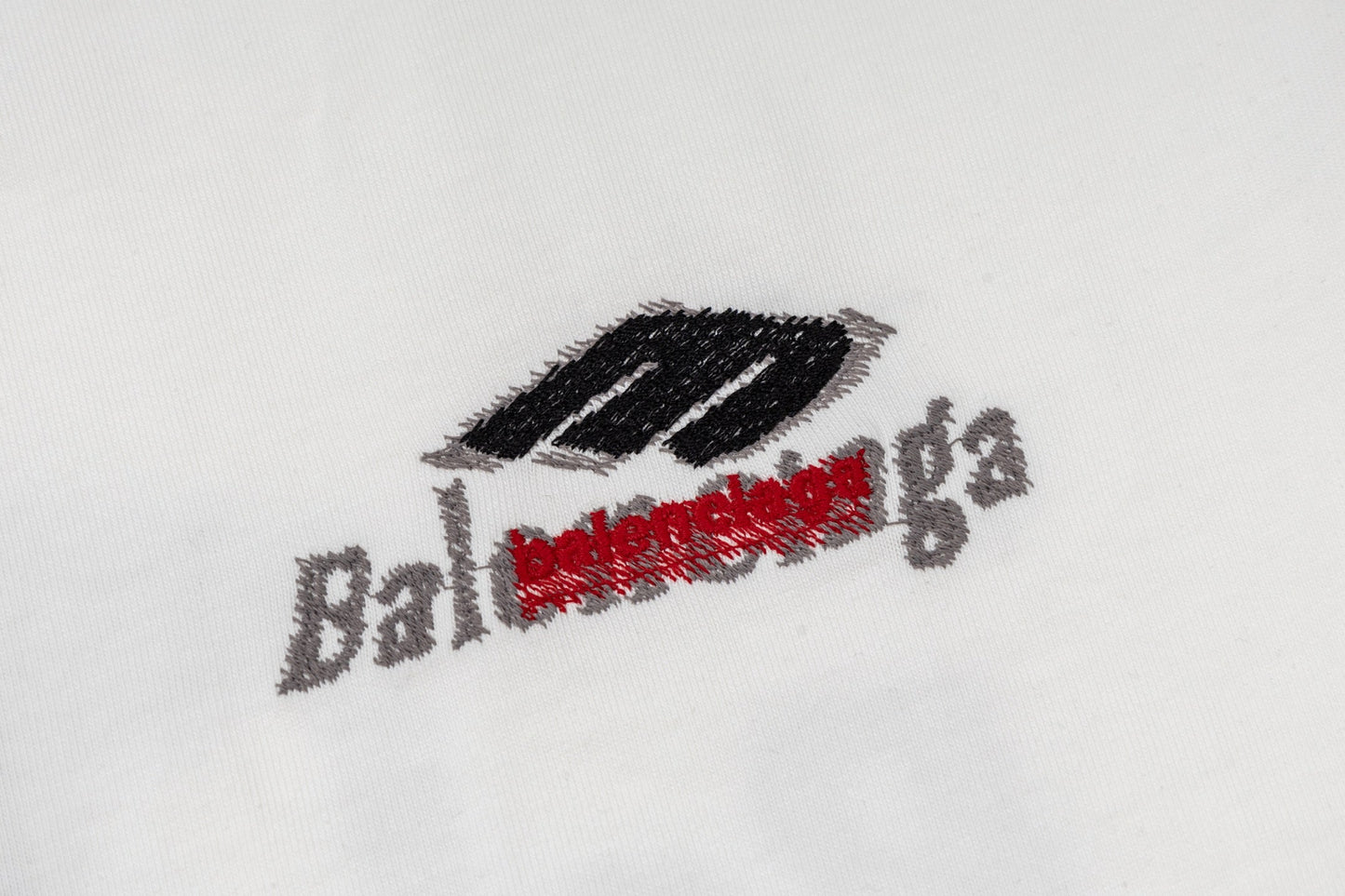 260428 New high-quality double-process embroidered T-shirt with fabric applique design