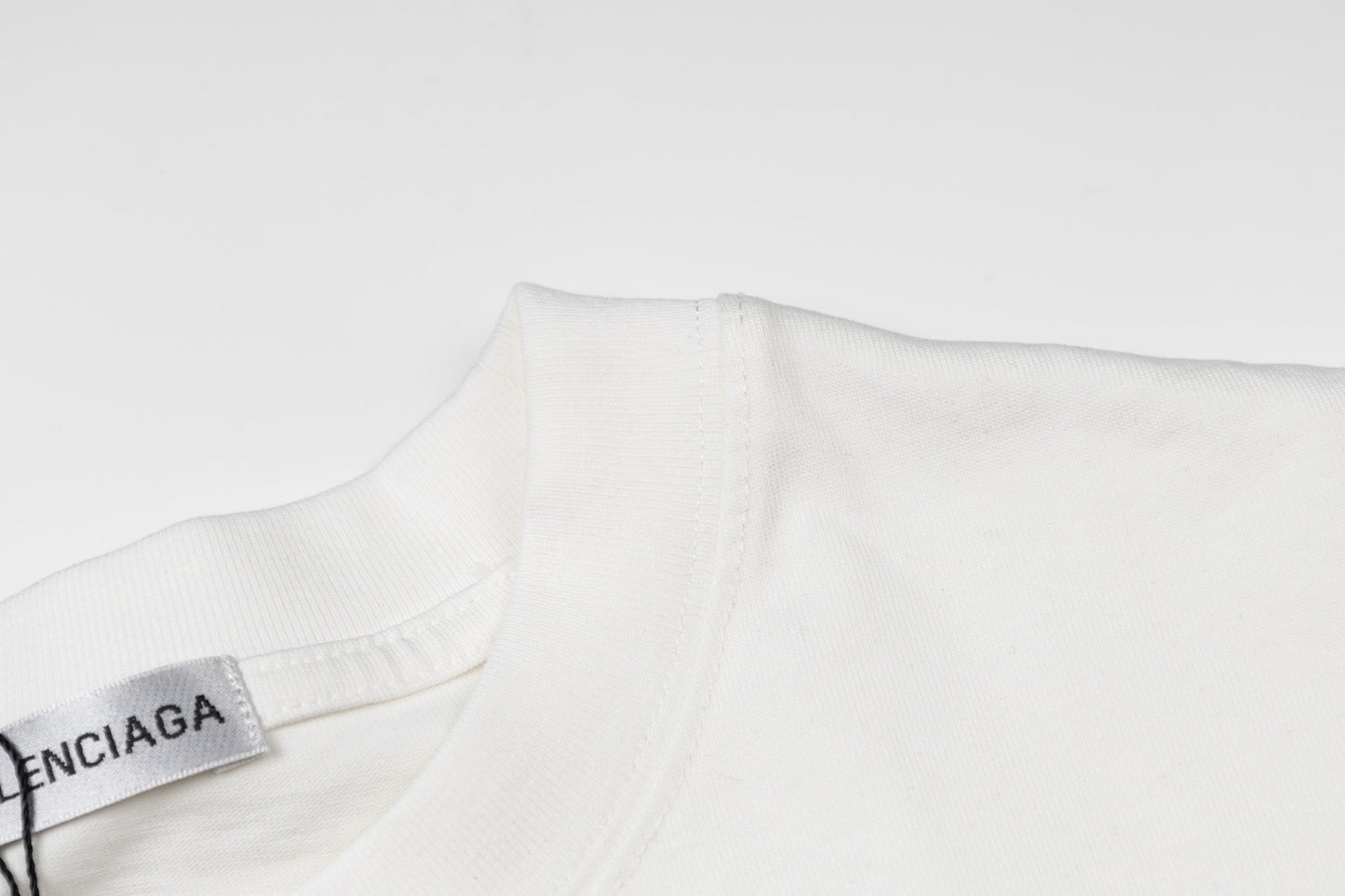 260428 New high-quality double-process embroidered T-shirt with fabric applique design