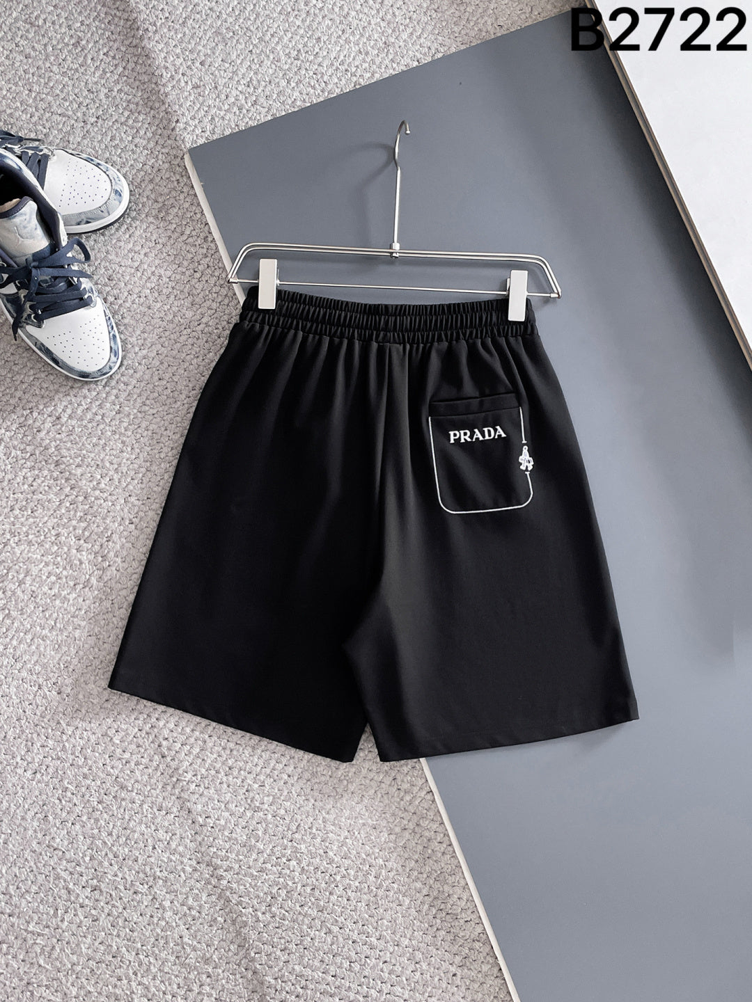260428 New high-quality, simple knitted embroidered shorts