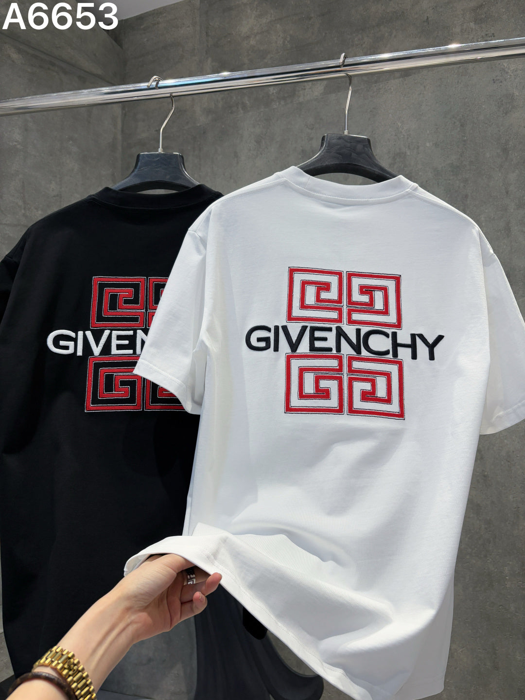 260428 New high-quality, heavily-embroidered T-shirt with large-scale embroidery design