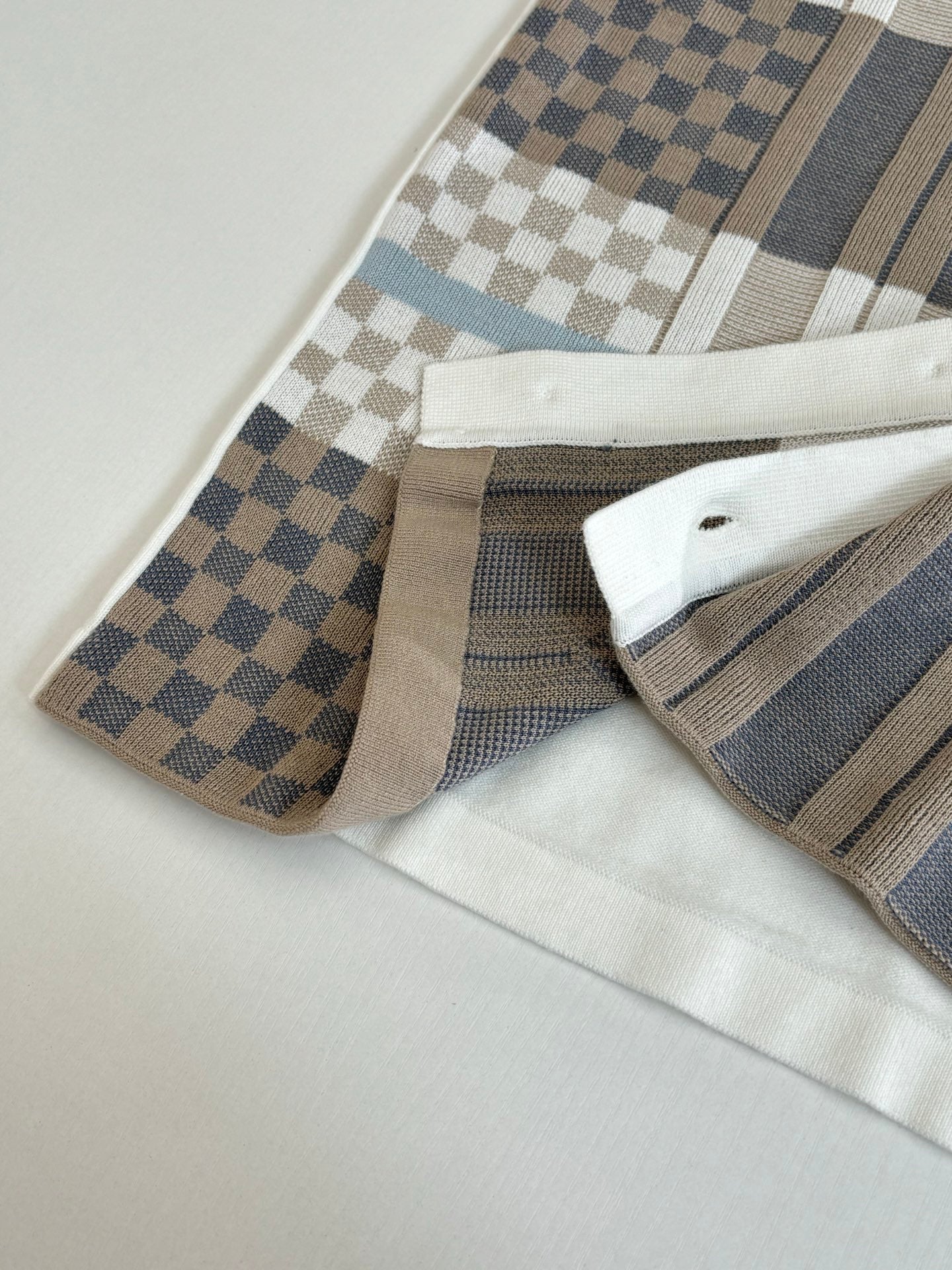 260428 New high-quality checked jacquard knitted short-sleeved shirt