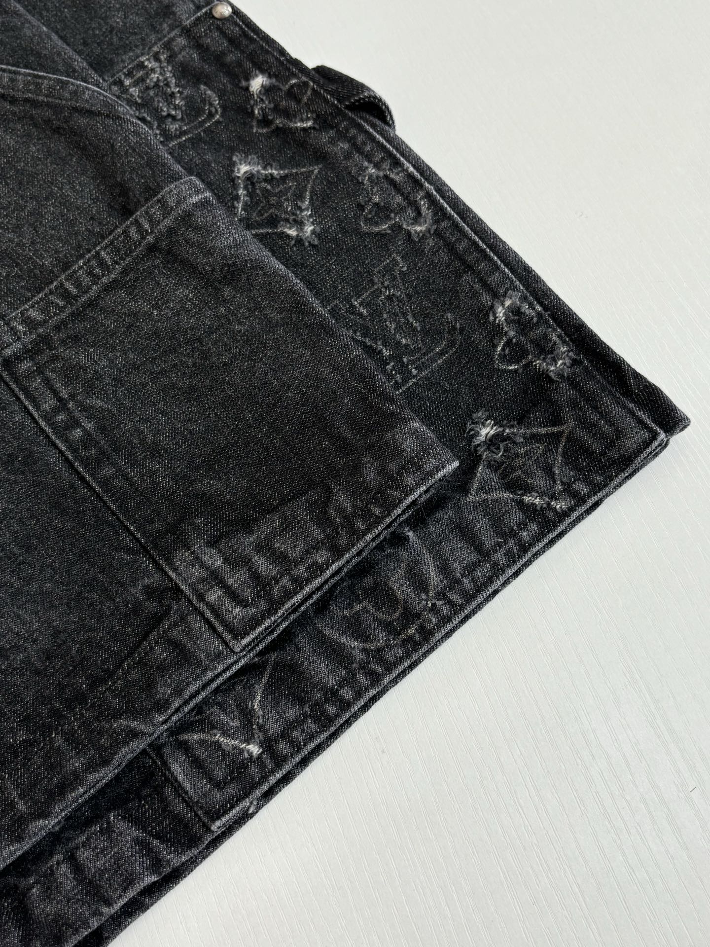 260428 New high-quality distressed and worn-out denim workwear shorts