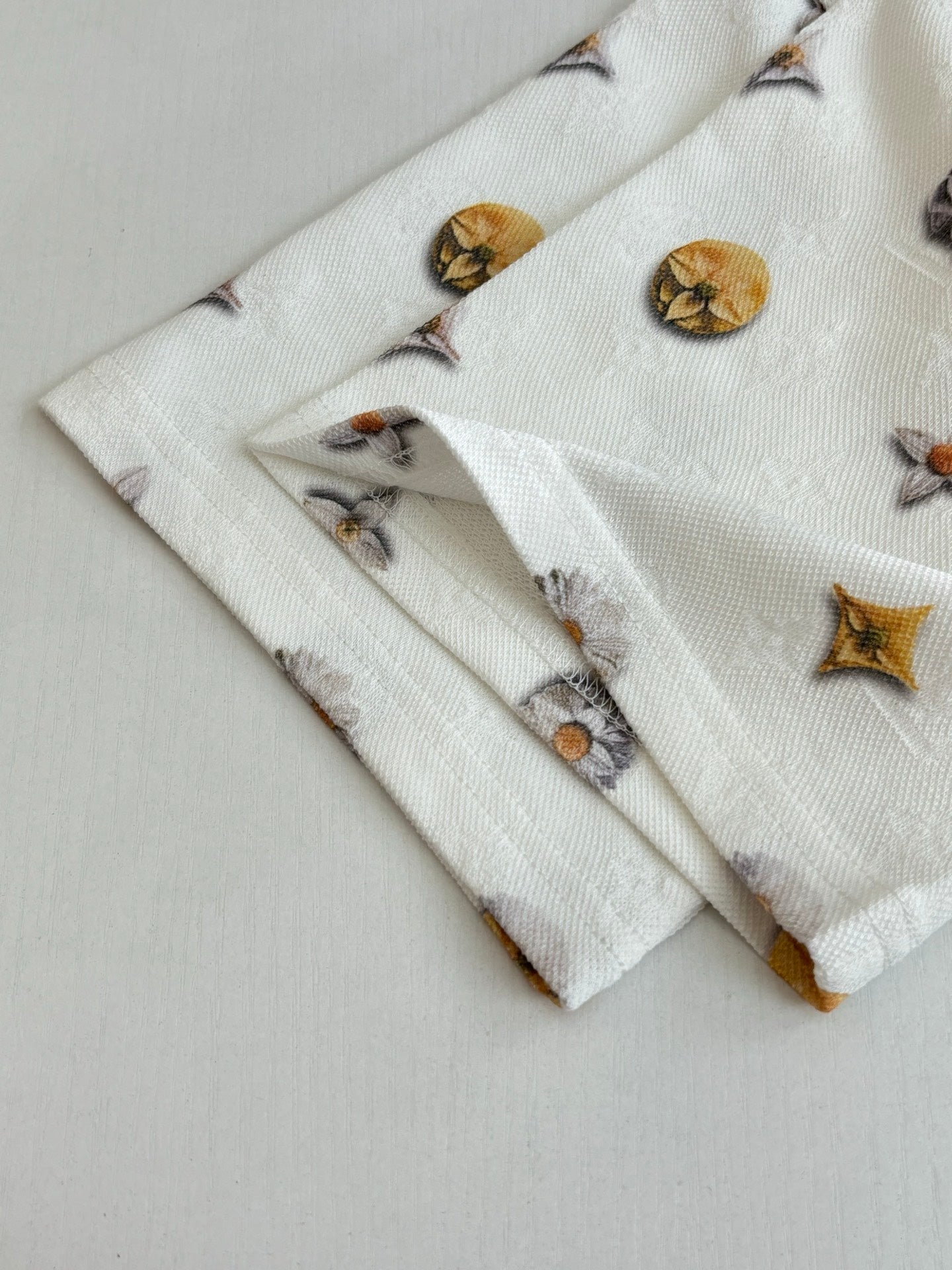 260428 New high-quality jacquard daisy-print T-shirt