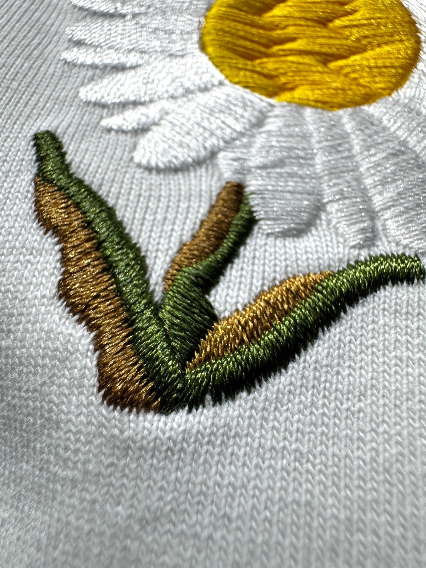 260428 New high-quality chrysanthemum embroidery T-shirt