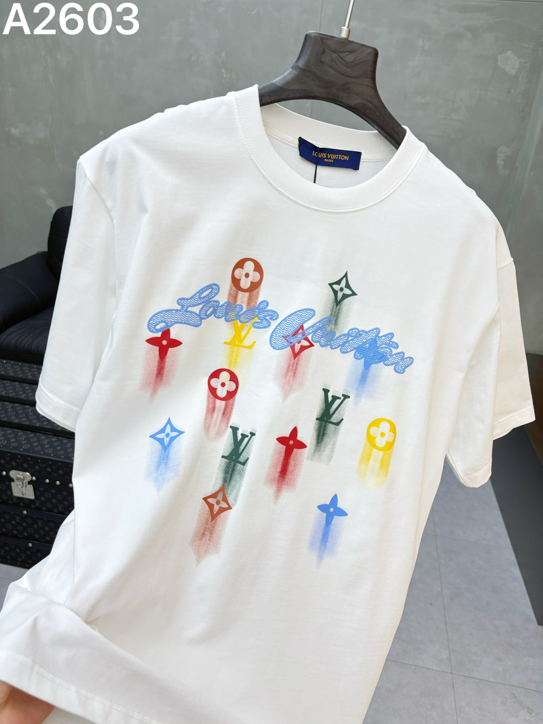 260506 New high-quality, distinctive, and intricate gradient-printed T-shirt