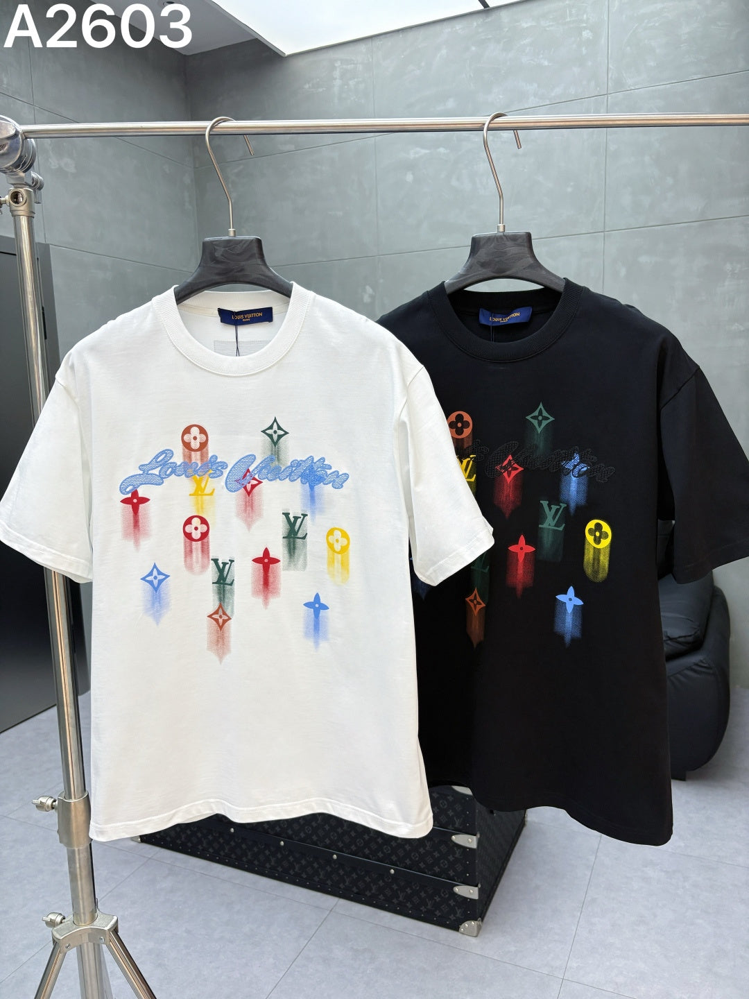 260506 New high-quality, distinctive, and intricate gradient-printed T-shirt