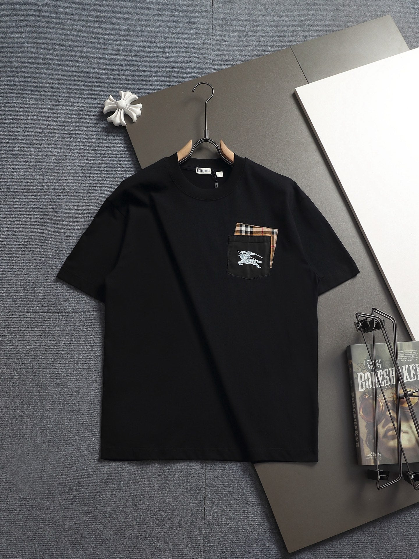 260506 New high-quality embroidered patch T-shirt