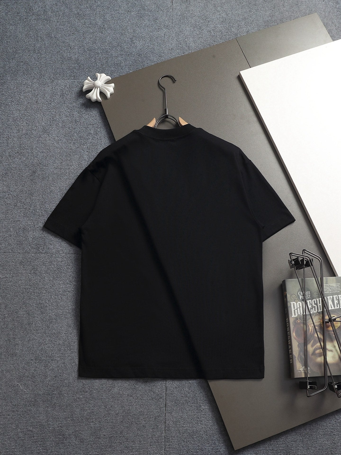 260506 New high-quality embroidered patch T-shirt