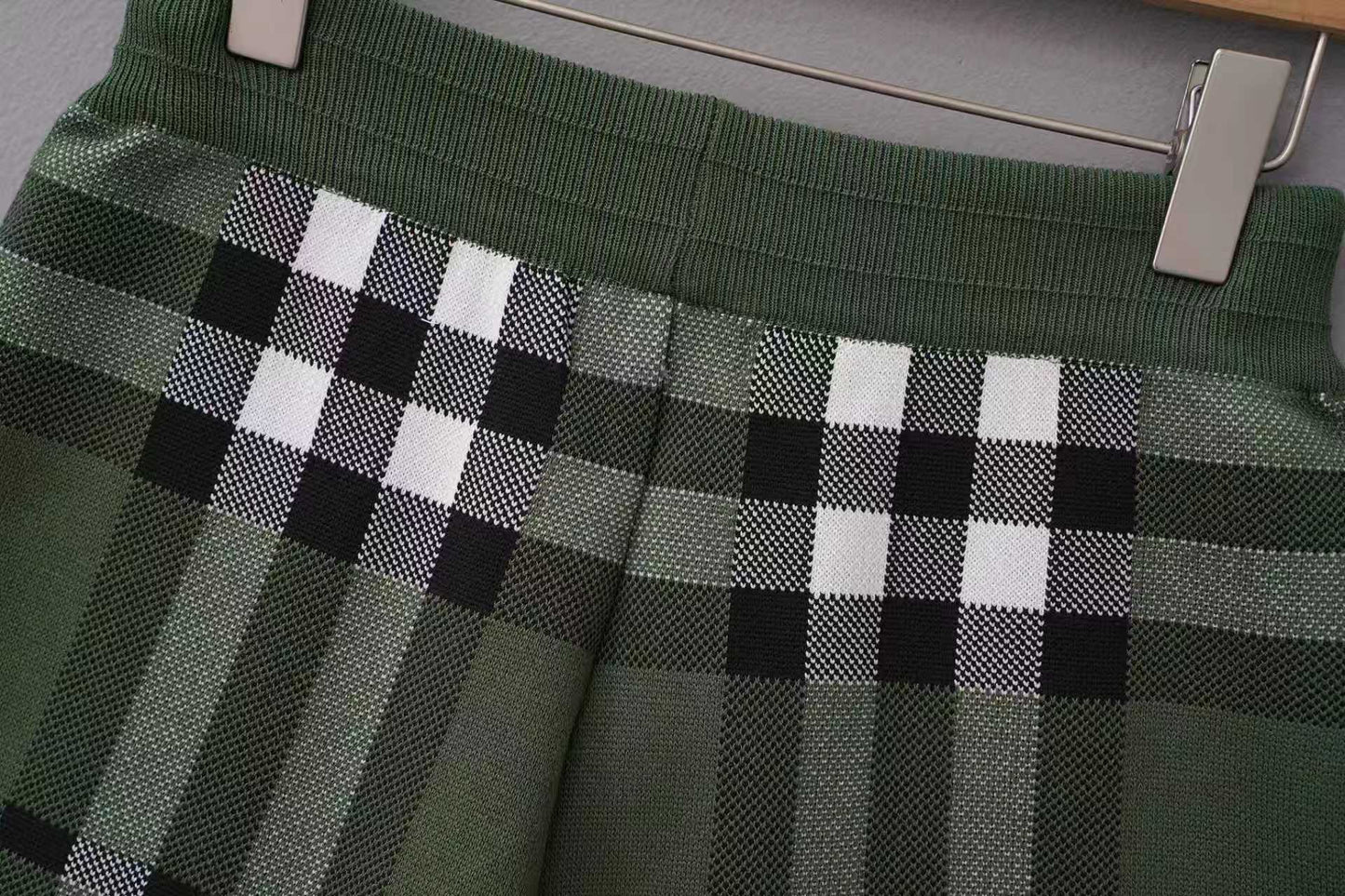 260506 New high-quality jacquard wool-spun cotton yarn checked woolen short pants
