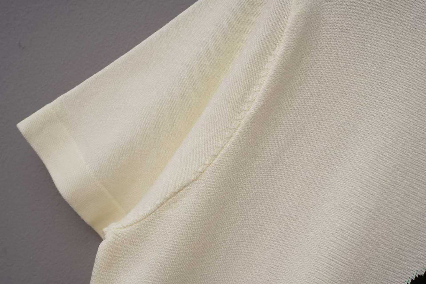260506 New high-quality T-shirt featuring a duck pattern on the chest, made of a blend of wool and cotton yarn with a jacquard weave.