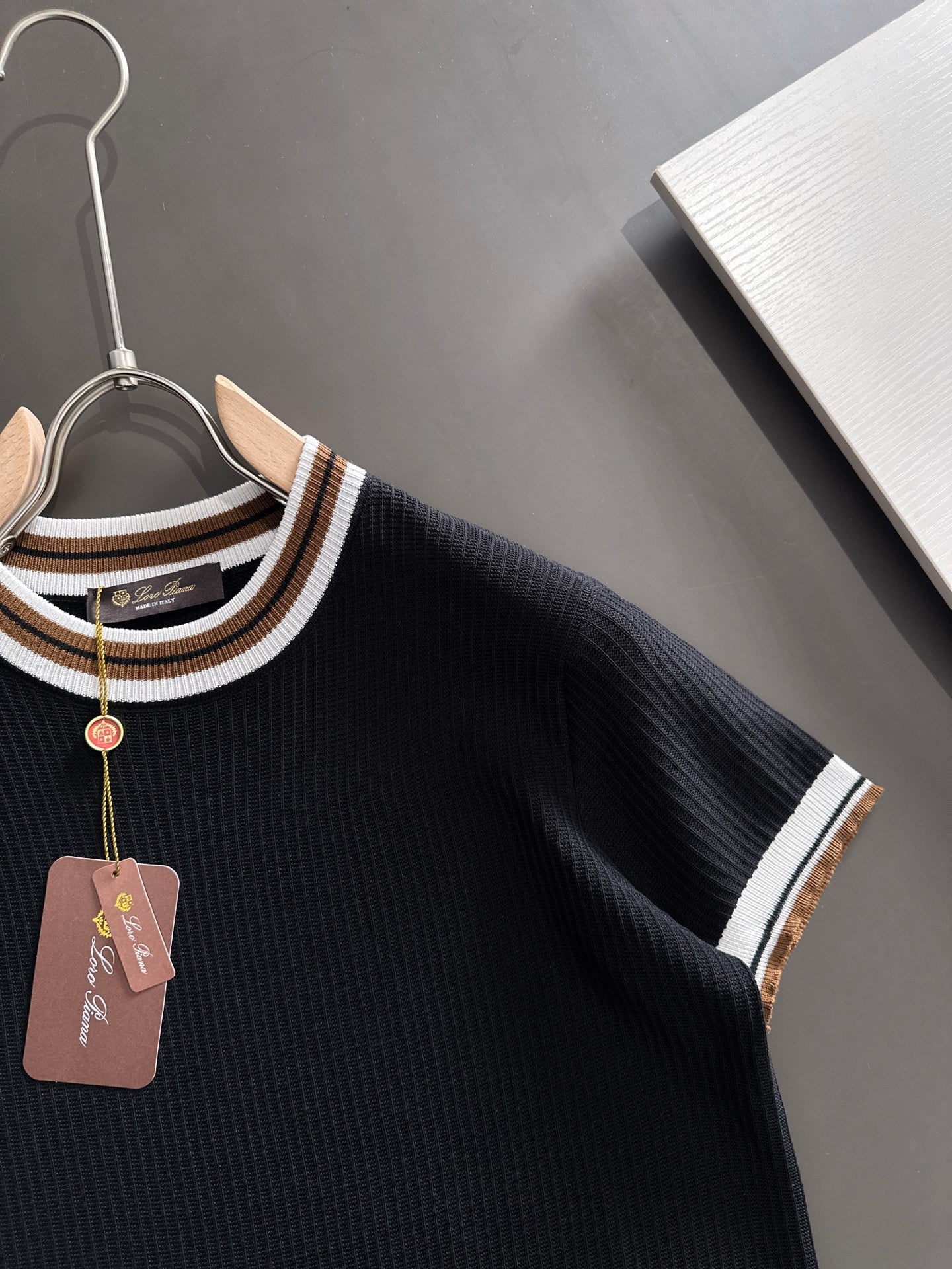 260511 New high-quality combed cotton yarn interwoven neckline knitted T-shirt