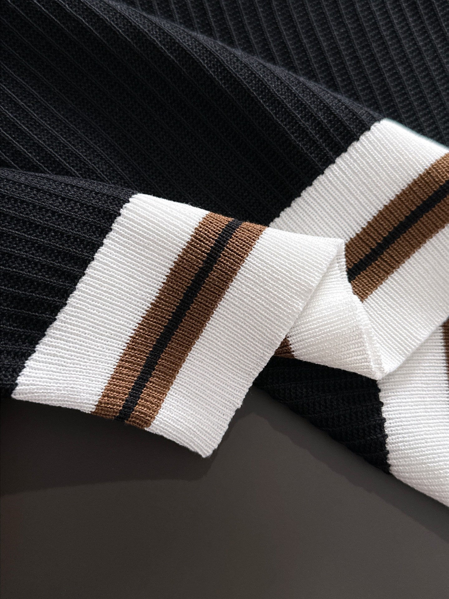 260511 New high-quality combed cotton yarn interwoven neckline knitted T-shirt
