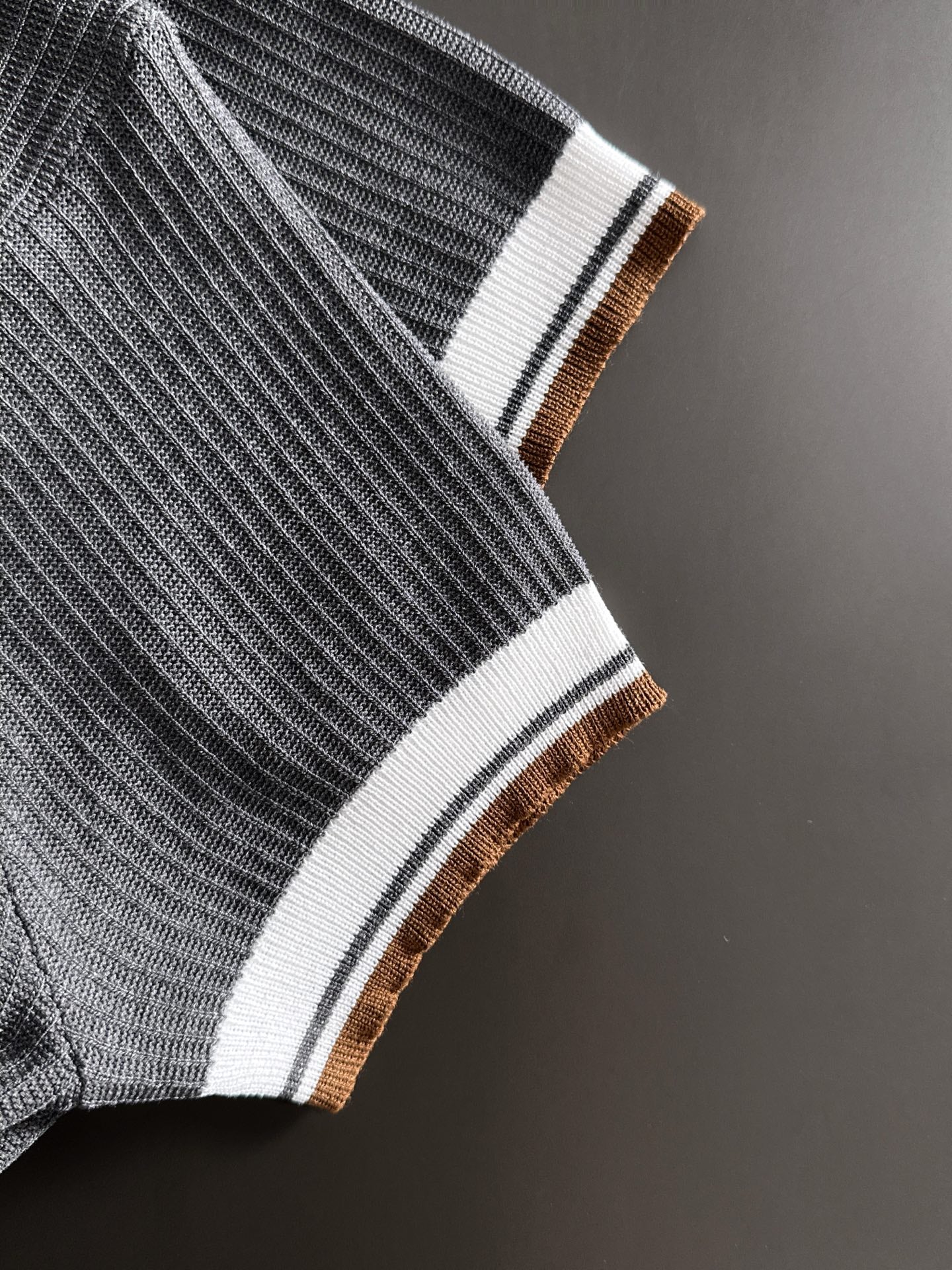 260511 New high-quality combed cotton yarn interwoven neckline knitted T-shirt
