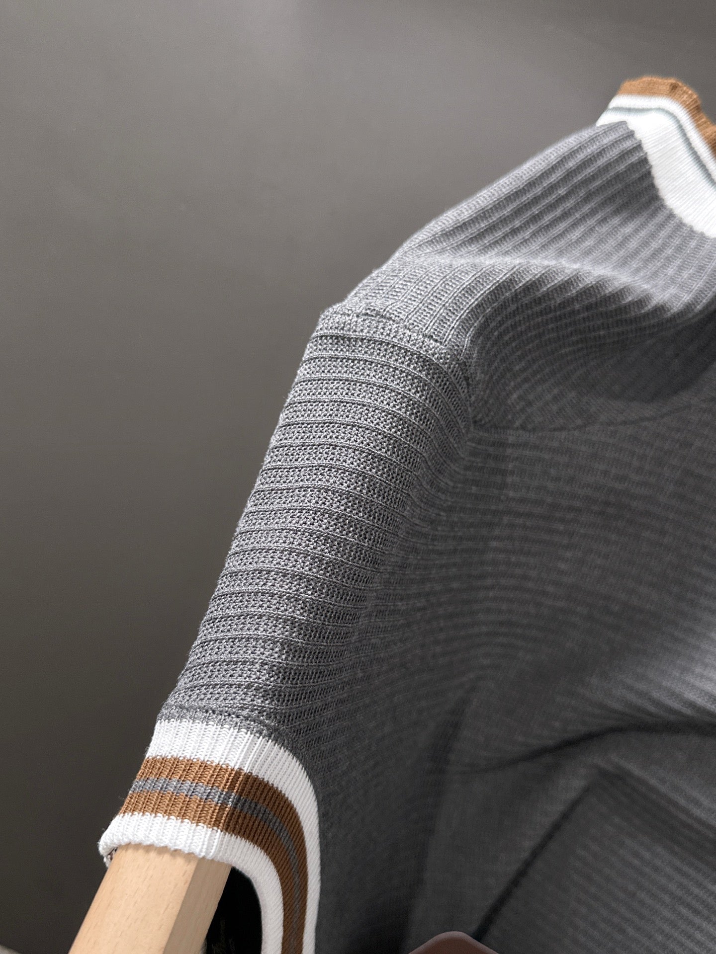 260511 New high-quality combed cotton yarn interwoven neckline knitted T-shirt