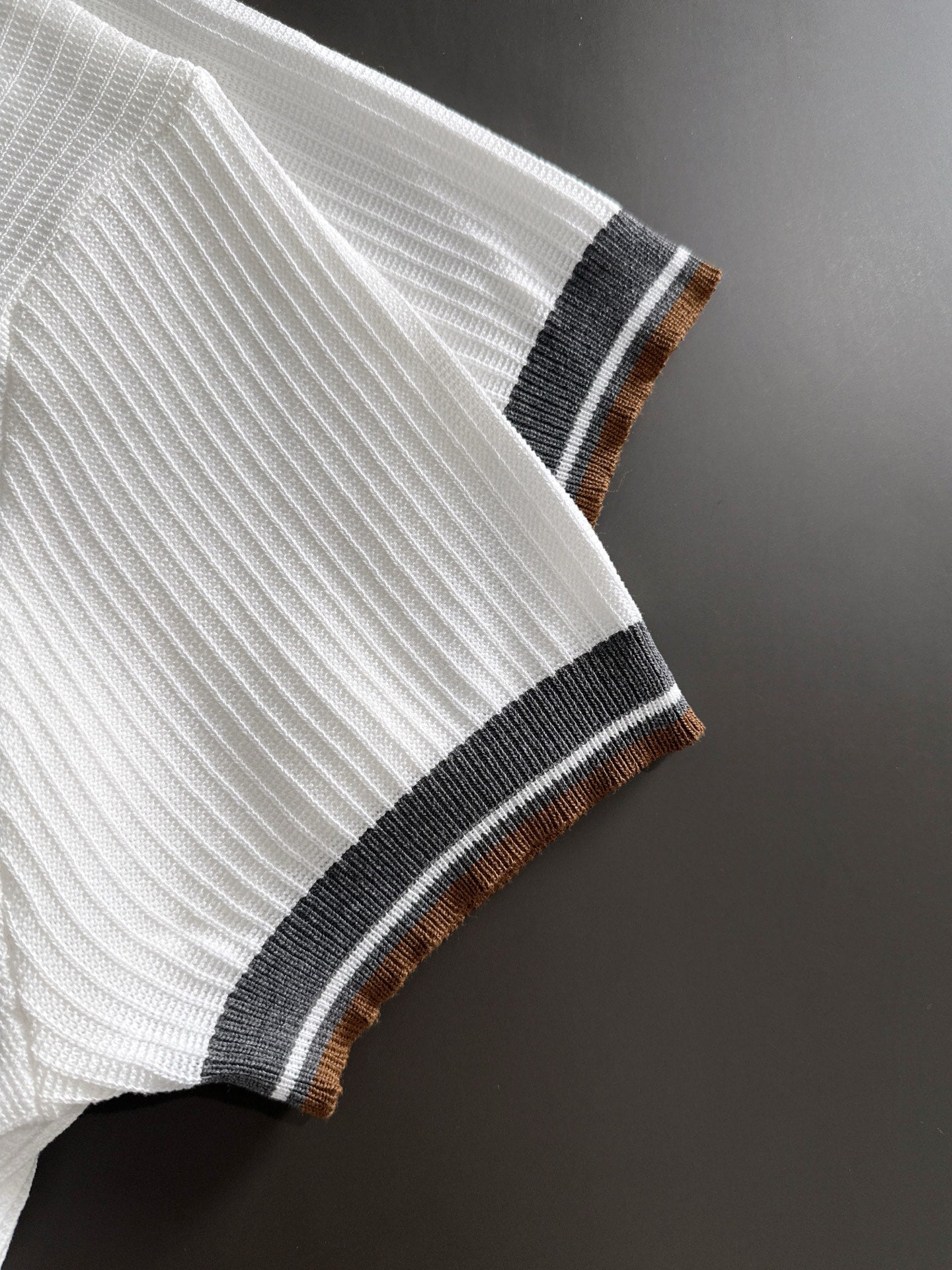 260511 New high-quality combed cotton yarn interwoven neckline knitted T-shirt