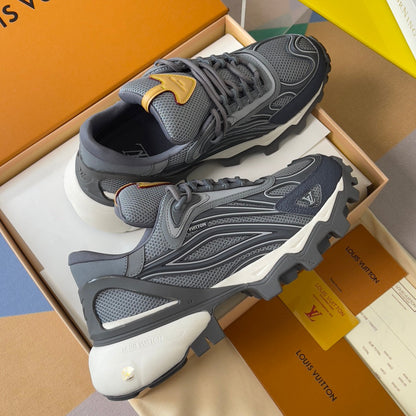 260521 New high-quality, soft and thick-soled outdoor sports shoes