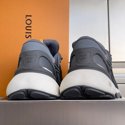 260521 New high-quality, soft and thick-soled outdoor sports shoes