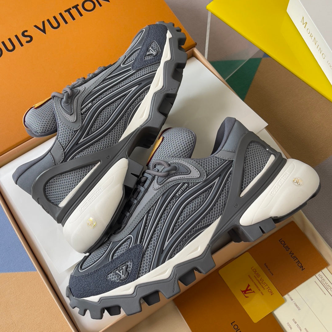 260521 New high-quality, soft and thick-soled outdoor sports shoes