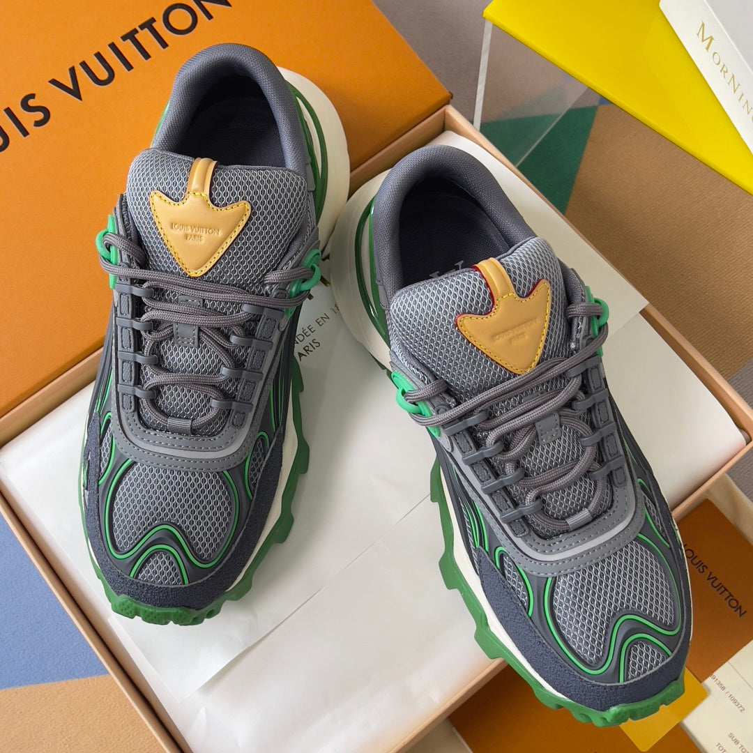 260521 New high-quality, soft and thick-soled outdoor sports shoes
