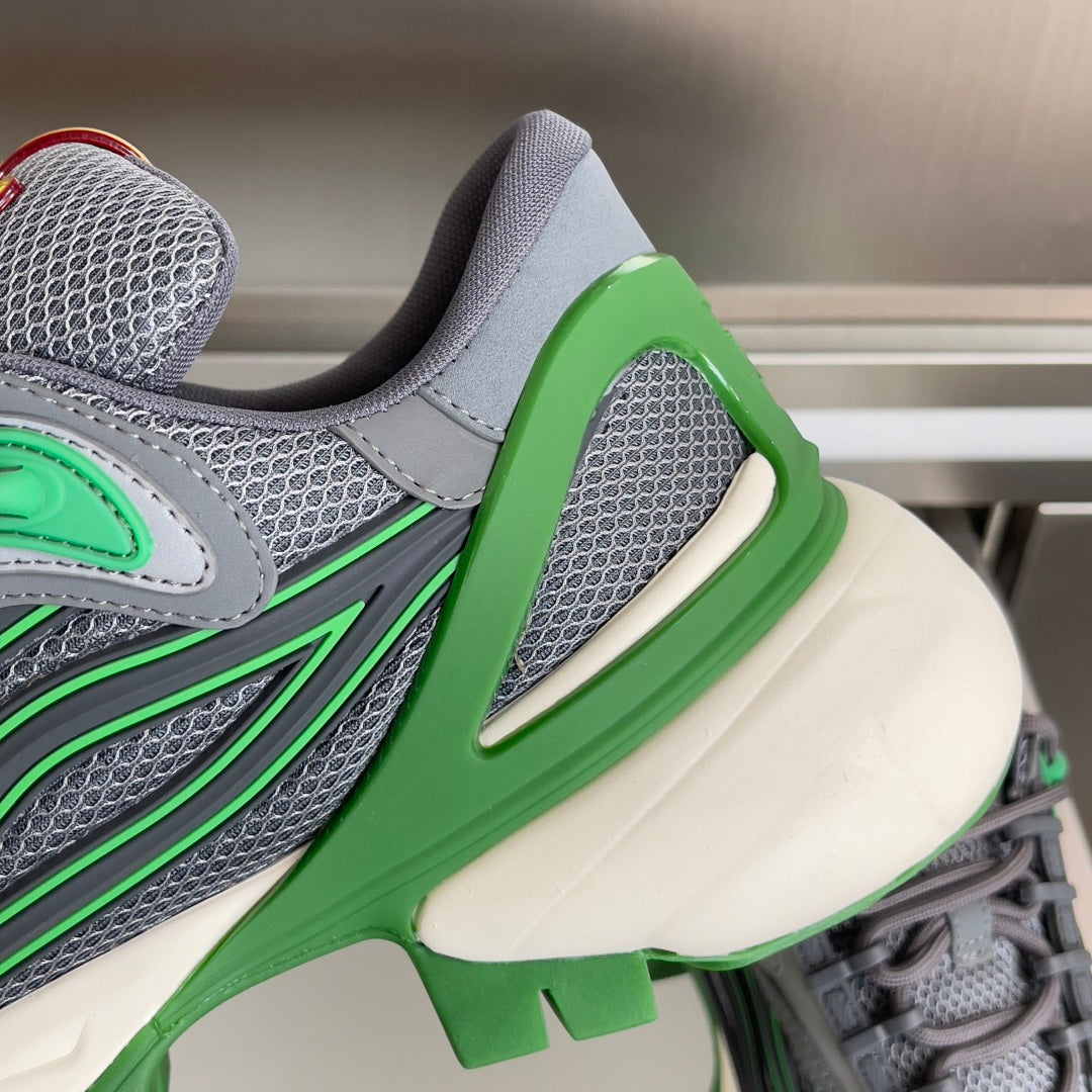 260521 New high-quality, soft and thick-soled outdoor sports shoes