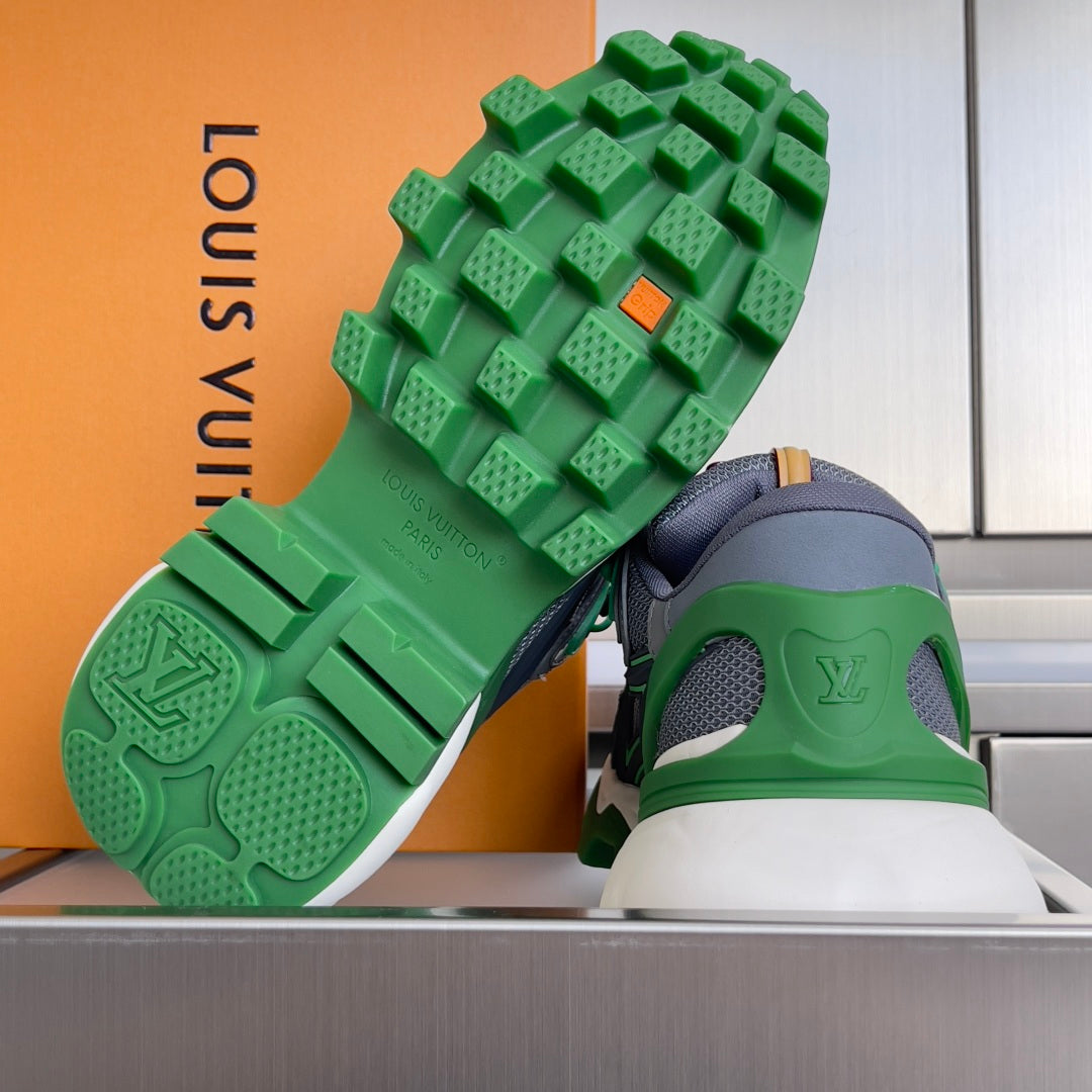 260521 New high-quality, soft and thick-soled outdoor sports shoes
