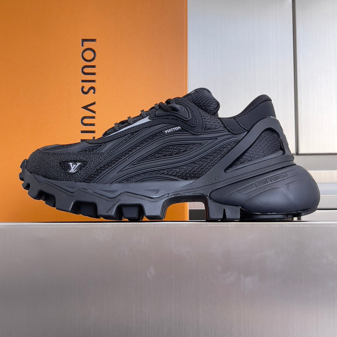 260521 New high-quality, soft and thick-soled outdoor sports shoes