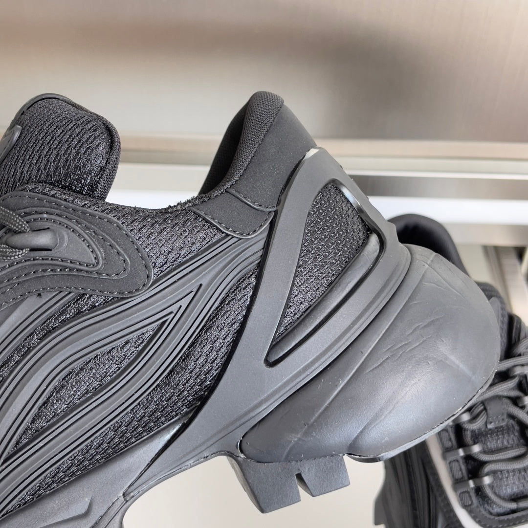 260521 New high-quality, soft and thick-soled outdoor sports shoes