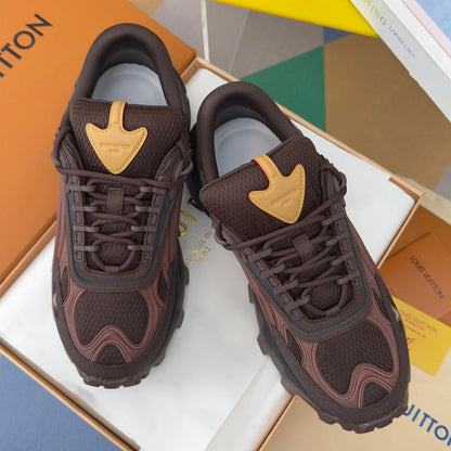 260521 New high-quality, soft and thick-soled outdoor sports shoes